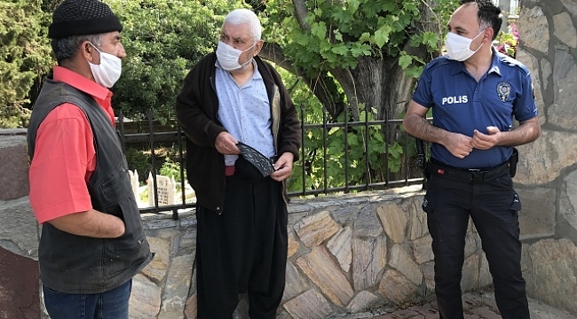 84 yaşındaki adam kamyonetiyle trafiği birbirine kattı