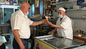 İzmir'de 74 yaşındaki dondurmacı dükkanına koştu!