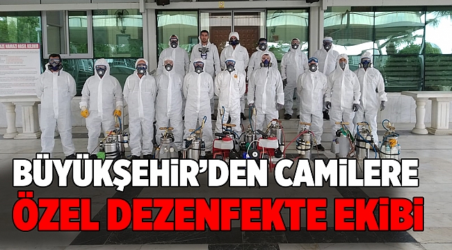 İzmir’de camiler dezenfekte ediliyor