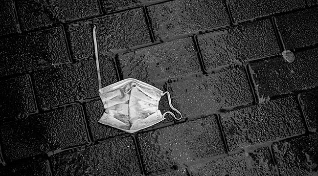 Korona virüs gençleri de tehdit ediyor