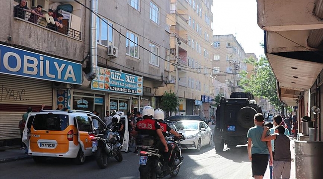 Diyarbakır'da silahlı saldırıya uğrayan polis memuru Atakan Arslan şehit oldu