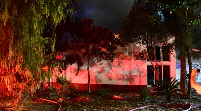 Ege Üniversitesi Hastanesi'ndeki yangın 1 saatte söndürüldü 