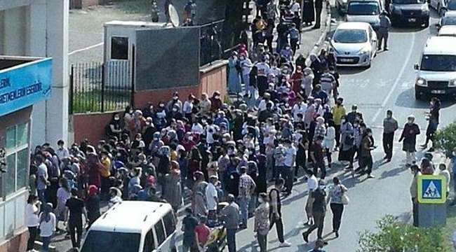 LGS nedeniyle okul önlerinde yoğunluk oluştu