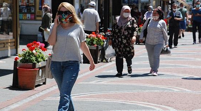 Araştırma sonucunu Bakan Koca açıkladı: Her 10 bin kişiden 26'sı 'süper bulaştırıcı'!