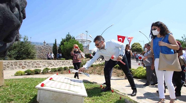 Bayraklı'da Sivas katliamı anıldı