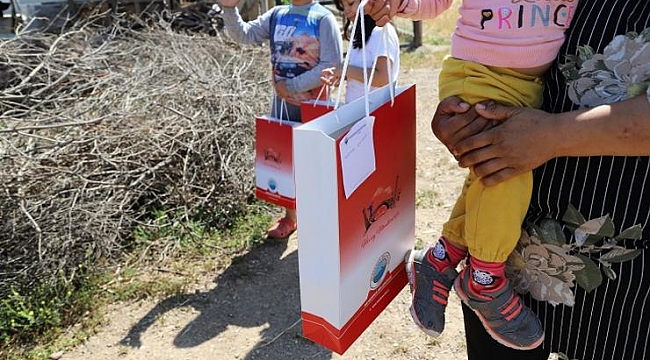 Çocukların Bayramlıkları Menderes Belediyesi’nden