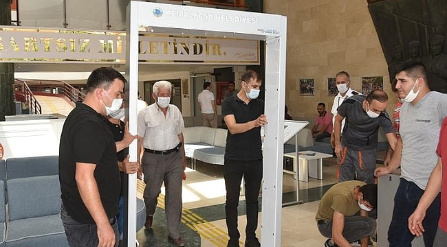 Kemalpaşa Belediyesi’nden Mopak Teknik Lisesi’ne Ar-Ge desteği