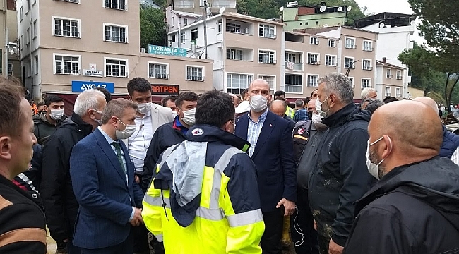 Bakan Soylu Giresun’daki sel felaketinde incelemelerde bulundu