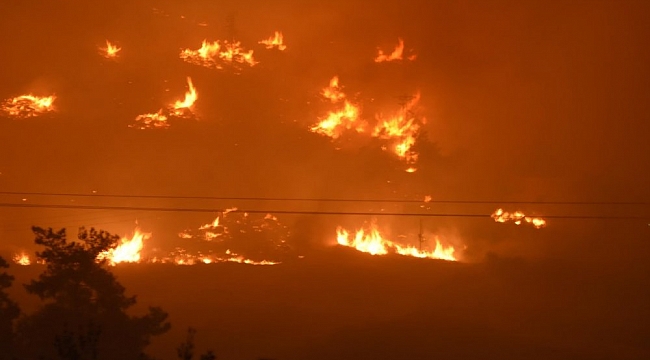 Kabus sürüyor: Yangın boşaltılan siteye sıçradı!