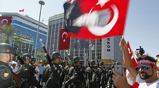 Merakla beklenen sorunun cevabı geldi! Zafer Bayramı etkinlikleri yasaklandı mı?