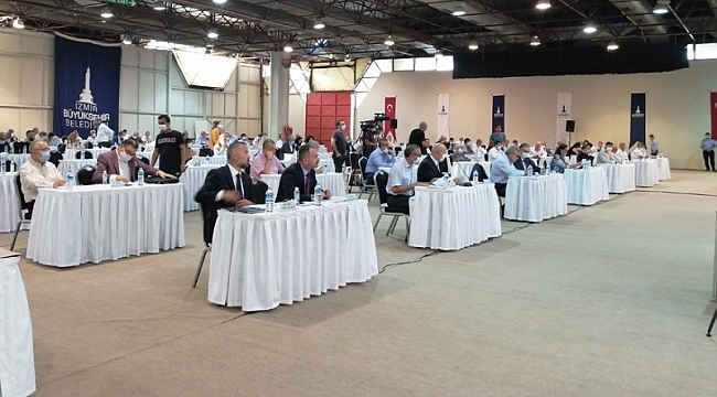 Büyükşehir'de gergin meclis!