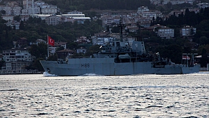 İngiliz araştırma gemisi İstanbul Boğazı'ndan geçti