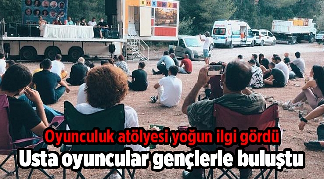 Usta oyuncular Bornova’da gençlerle buluştu