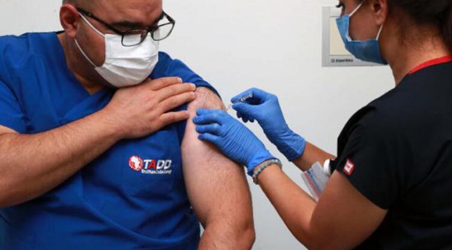 Covid-19 aşısının denemeleri Ankara Şehir Hastanesi&#039;nde de başladı