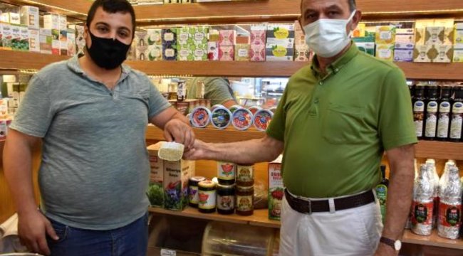 Kapalı poşete giren baharata hile karışıyor