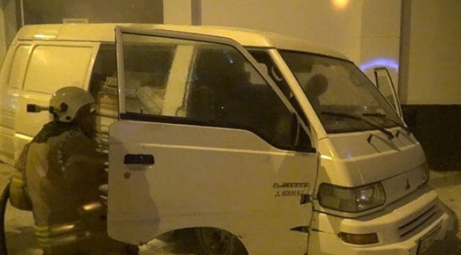 Park halindeki araçta yangın! Hemen müdahale edildi