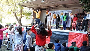 Çadır kentte çocuk tiyatrosu
