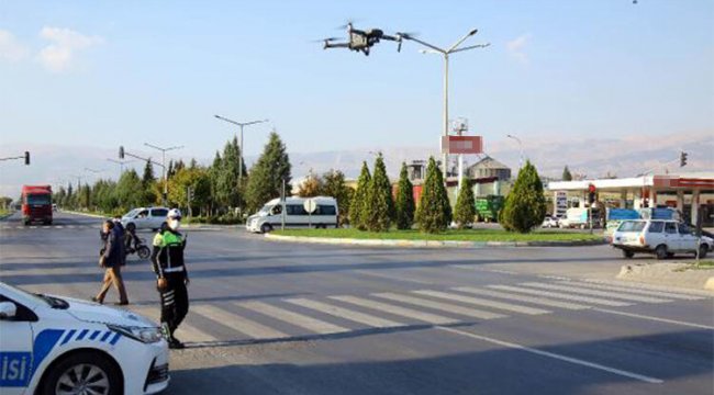 Dronla trafik denetiminde sürücülere para cezası