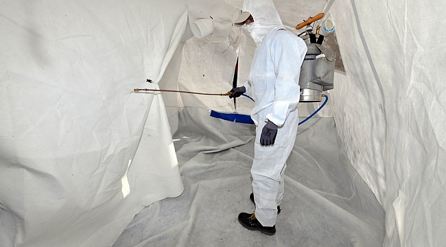 Görevini tamamlayan çadırlar temizlenerek depolara kaldırılıyor