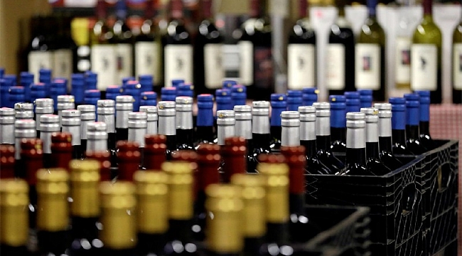 İzmir'de kaçak içki operasyonu