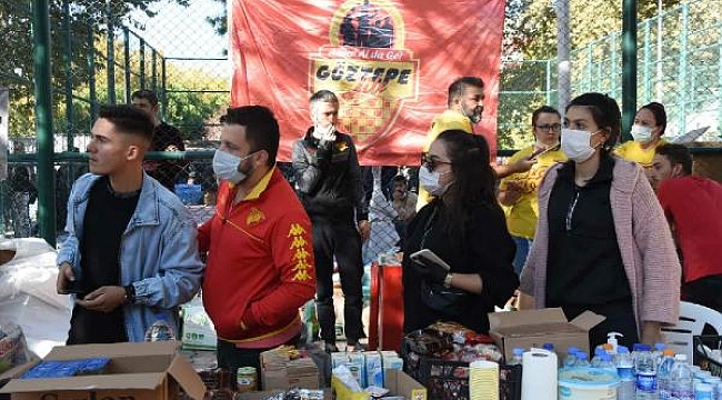 İzmir&#039;de tribünler tek yürek