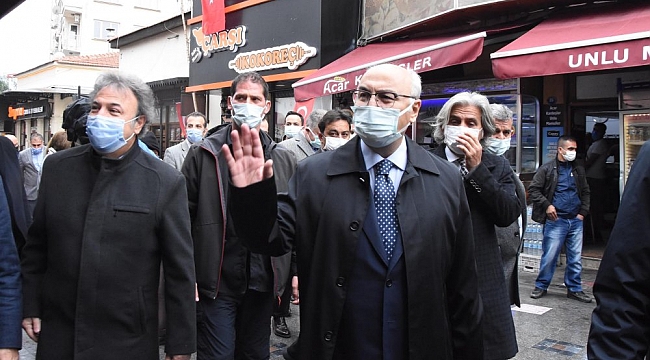 İzmir'de vaka ve vefat sayıları 3 kat arttı