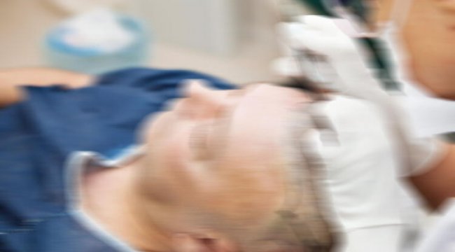 Kendini kötü hissedince doktorunu aradı.. Saç ekimi ölüme götürdü! Soruşturma başlatıldı...