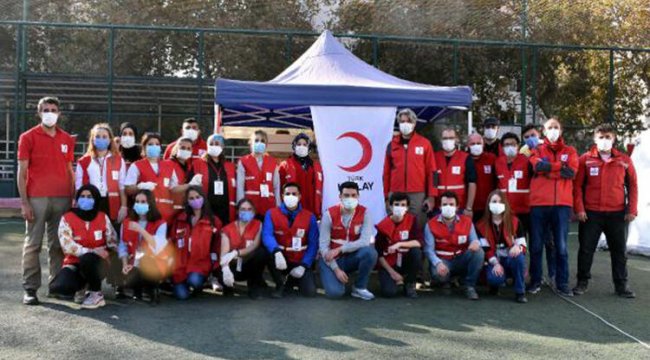 Yardımlarla İzmir'in yaralarını sarıyorlar