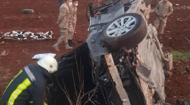 Otomobil şarampole devrildi: 1 ölü, 1 yaralı