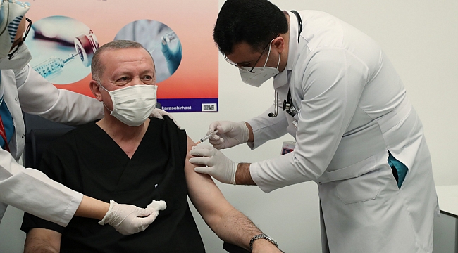 Cumhurbaşkanı Erdoğan koronavirüs aşısını yaptırdı