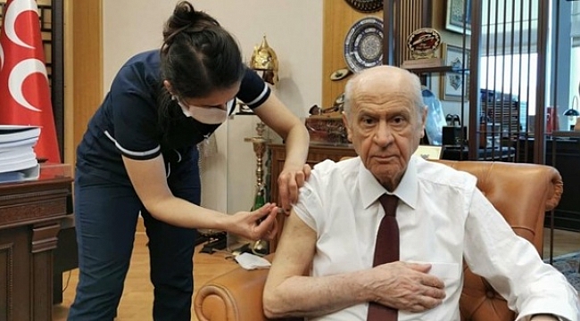 Devlet Bahçeli de koronavirüs aşısı oldu