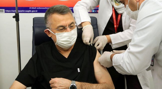 Fuat Oktay da Kovid-19 aşısı yaptırdı