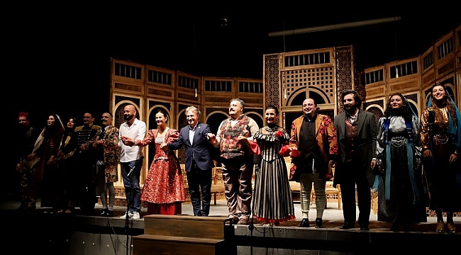 Görme engellilere sesli betimlemeli tiyatro