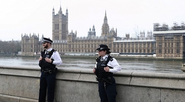 İngiltere ülkeye giriş-çıkışları kapatıyor