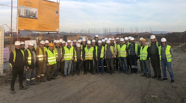 İşçiler mahsur kalmıştı... Altından İzmirli o isim çıktı!