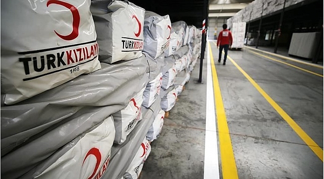 Kızılay deposundan pazara! Yardımları sattılar...
