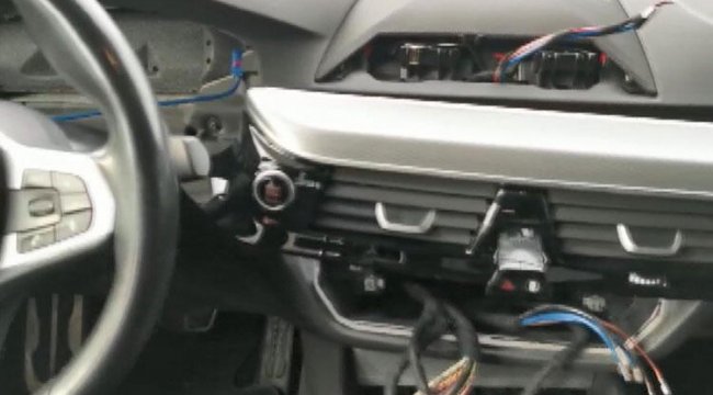 Lüks otomobillerden çalıyorlar! 'Hayalet gösterge...'