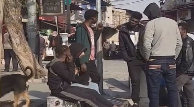 İzmir'deki bazı semtlerde yasağa uyulmuyor!