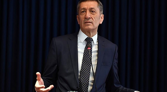 Milli Eğitim Bakanı Ziya Selçuk&#039;tan 1 günlük erteleme özrü