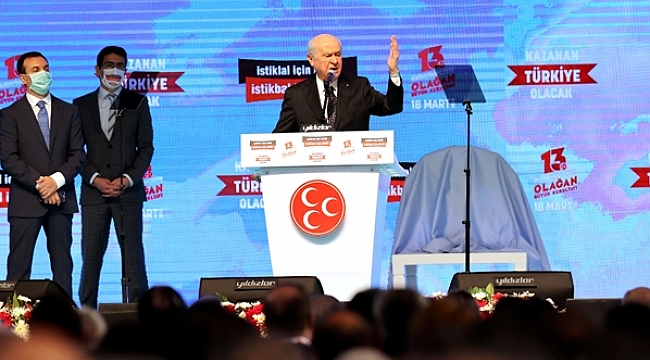 Bahçeli kurultayda CHP ve HDP'yi topa tuttu!