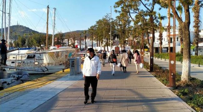 Bodrum'da cadde ve sokaklarda kontrollü normalleşme hareketliliği
