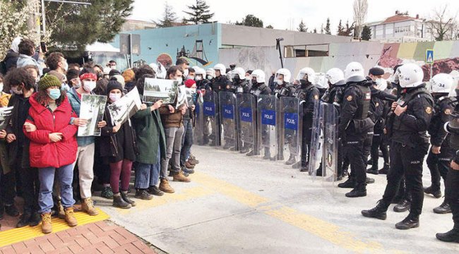 Boğaziçi’nde disiplin gerilimi