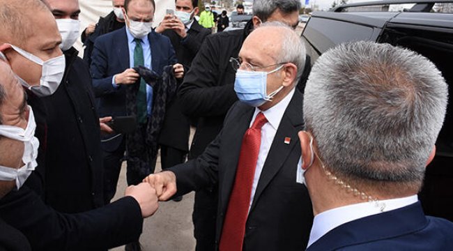 CHP Genel Başkanı  Kılıçdaroğlu, Kırıkkale&#039;de emekliler ve kahvehaneci esnafını dinledi