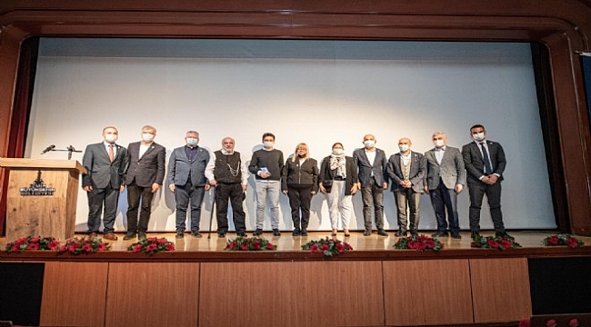 İzmir'de 'şehir tiyatroları' heyecanı