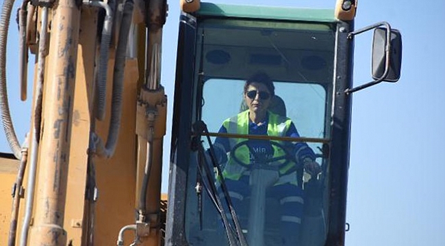 İzmir'in topuklu operatörü!