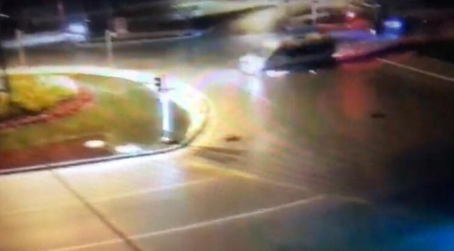 Kontrolden çıkan servis minibüsü devrildi! 2 kişi ağır yaralı