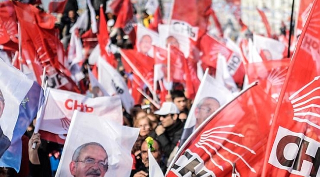 CHP İzmir'de o ilçede kadın kolları yönetimi düştü