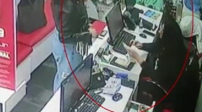 İran uyruklu kadınların tırnakçılık yöntemiyle hırsızlık anı kamerada