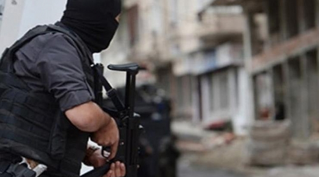 İzmir'de terör örgütü DHKP/C'ye yönelik operasyonda 9 zanlı yakalandı