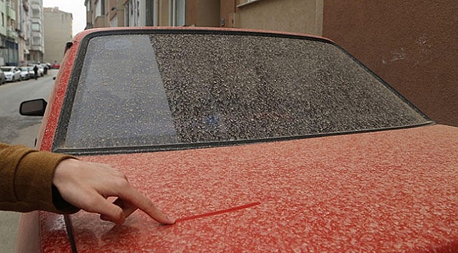 İzmir'e çamur yağdı